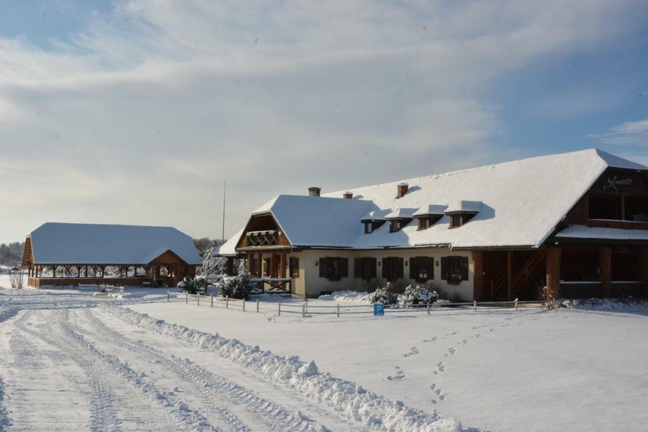 Dworek Pod Wiecha Kaweczyn  Exterior photo